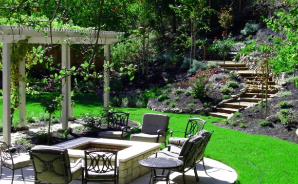 Backyard courtyard design