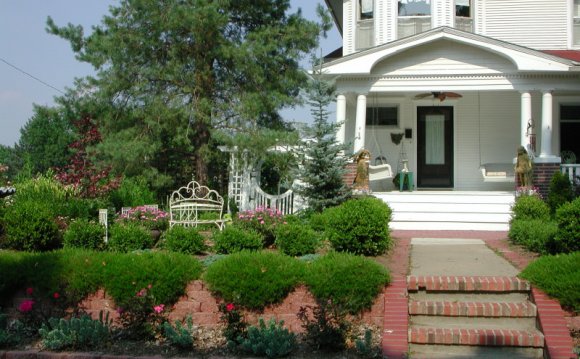 To Decorate Front Yard