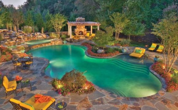 Nice Backyard Pool Landscaping
